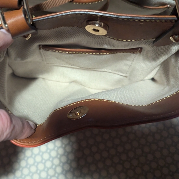 Dooney and Bourke Handbag - Picture 9 of 9